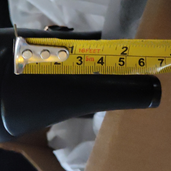 Black heals brand new with box. - Picture 6 of 6